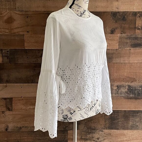 Style Envy Women's Floral Eyelet Embroidered Bell Sleeve Crew Neck Blouse Top - Picture 3 of 14